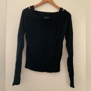 Black sweater. Takeout size medium